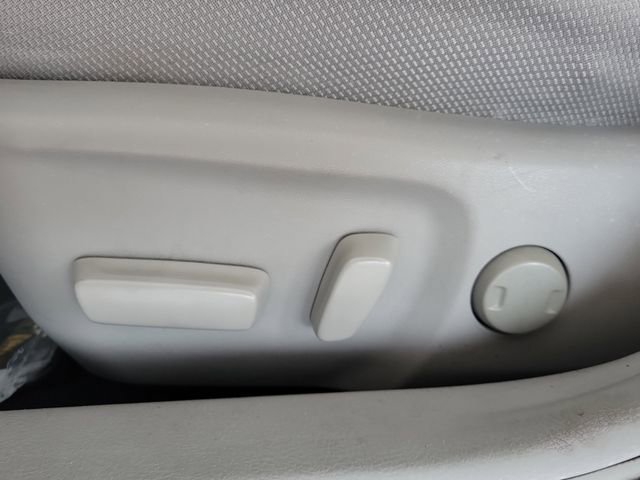 Used 2012 Toyota Camry LE image 11