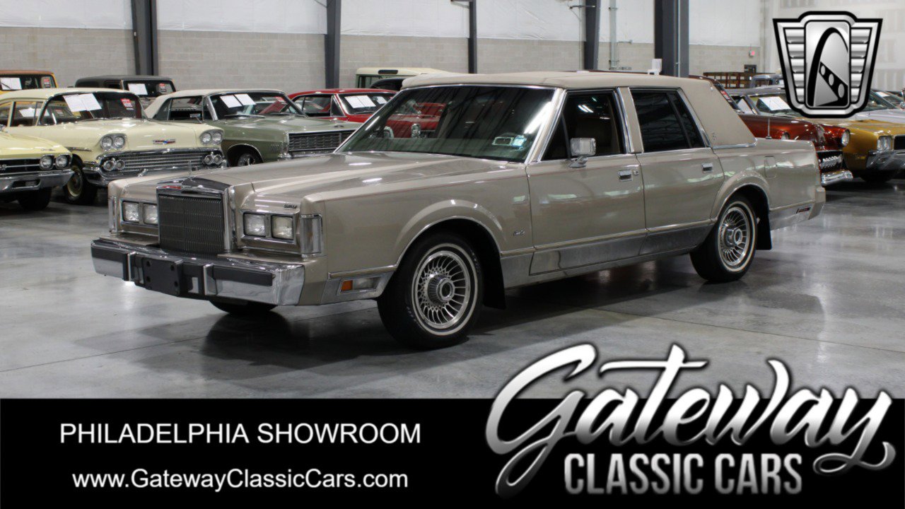 Used 1988 Lincoln Town Car Signature