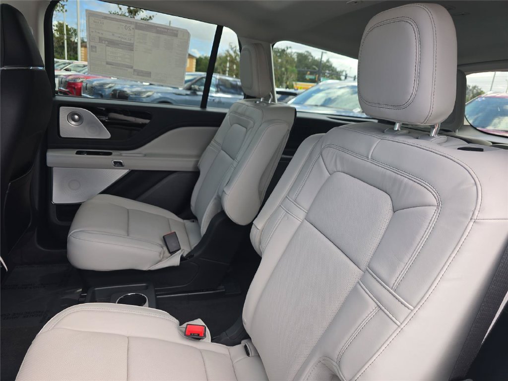 New 2027 Lincoln Aviator Reserve w/ Luxury Package RWD image 13