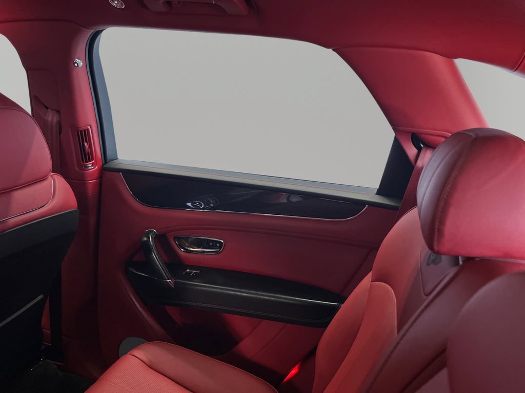 Used 2020 Bentley Bentayga AWD/4WD image 30