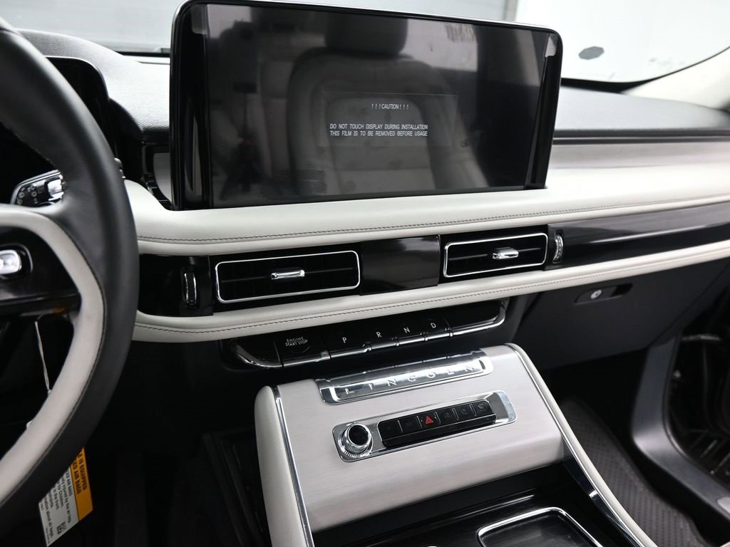 Used 2025 Lincoln Aviator Reserve w/ Illumination Package image 2