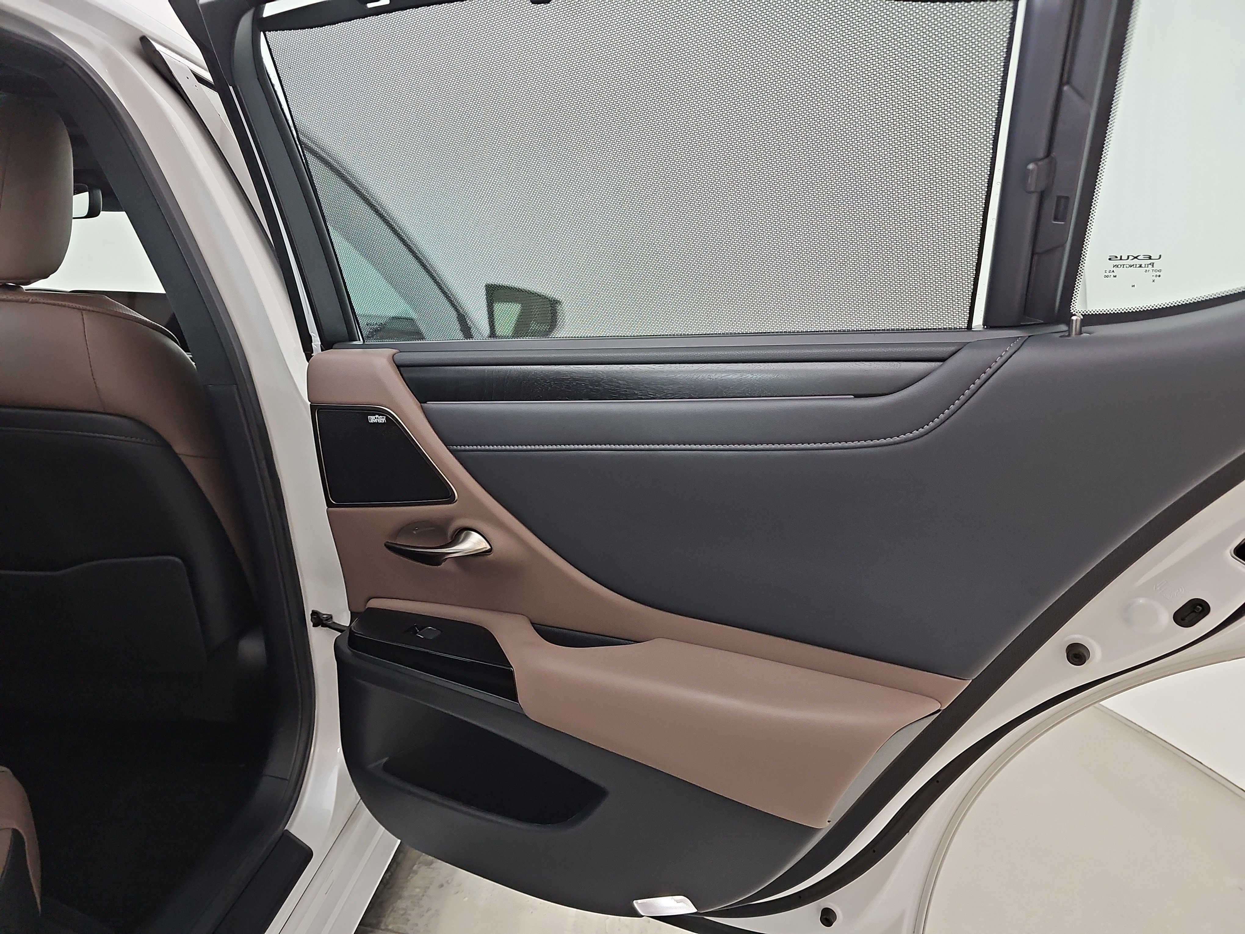 Used 2024 Lexus ES 350 Ultra Luxury w/ Accessory Package (Z1) image 28