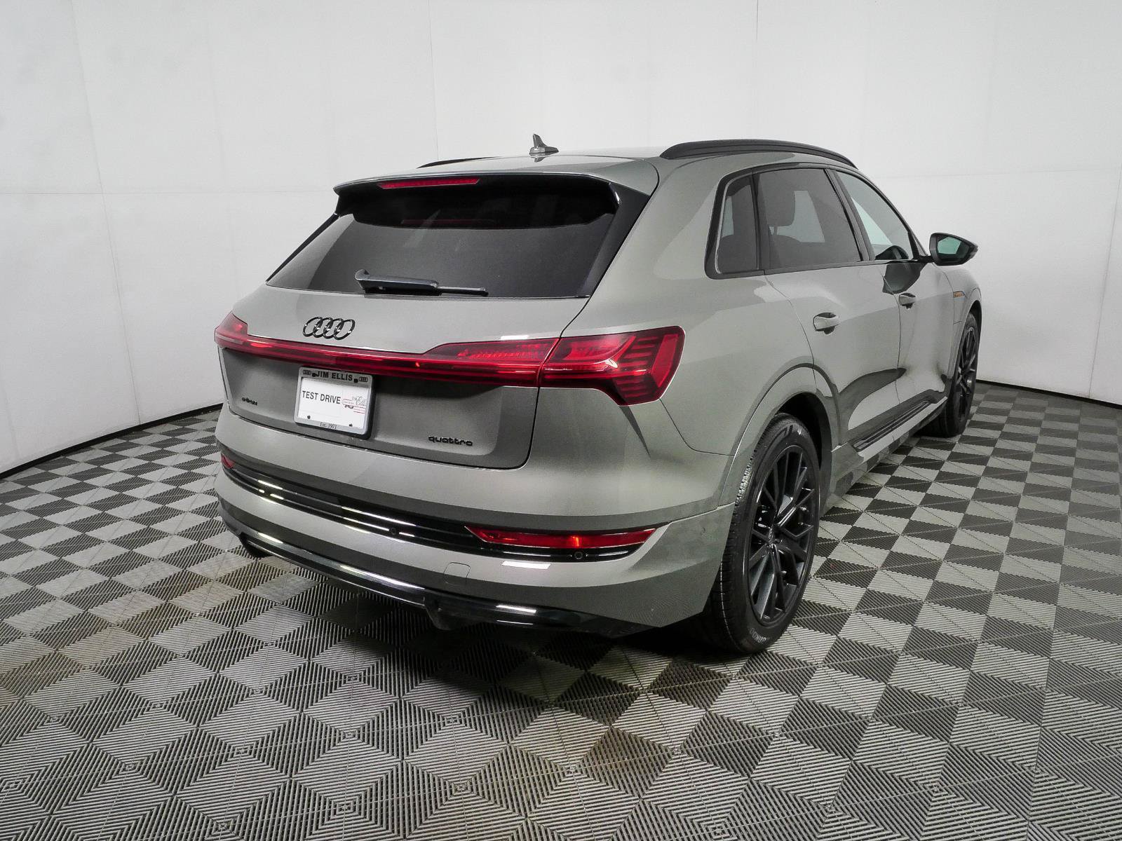 Used 2023 Audi e-tron Chronos w/ Chronos Package AWD/4WD image 3