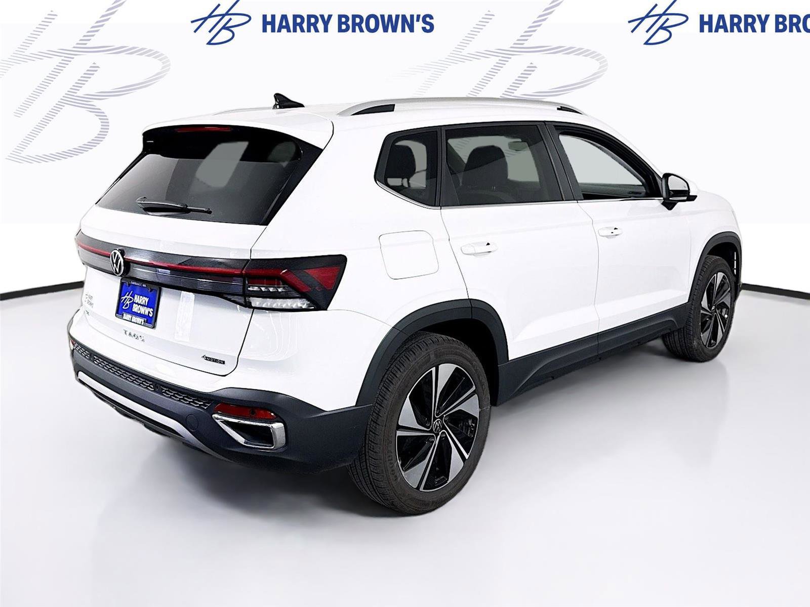 Used 2025 Volkswagen Taos SE image 29