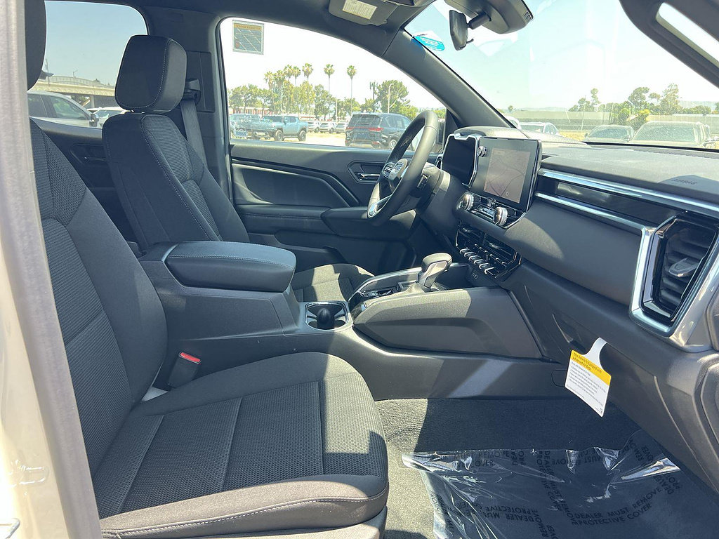 New 2026 GMC Canyon Elevation w/ LPO, Black Badging Package RWD image 27
