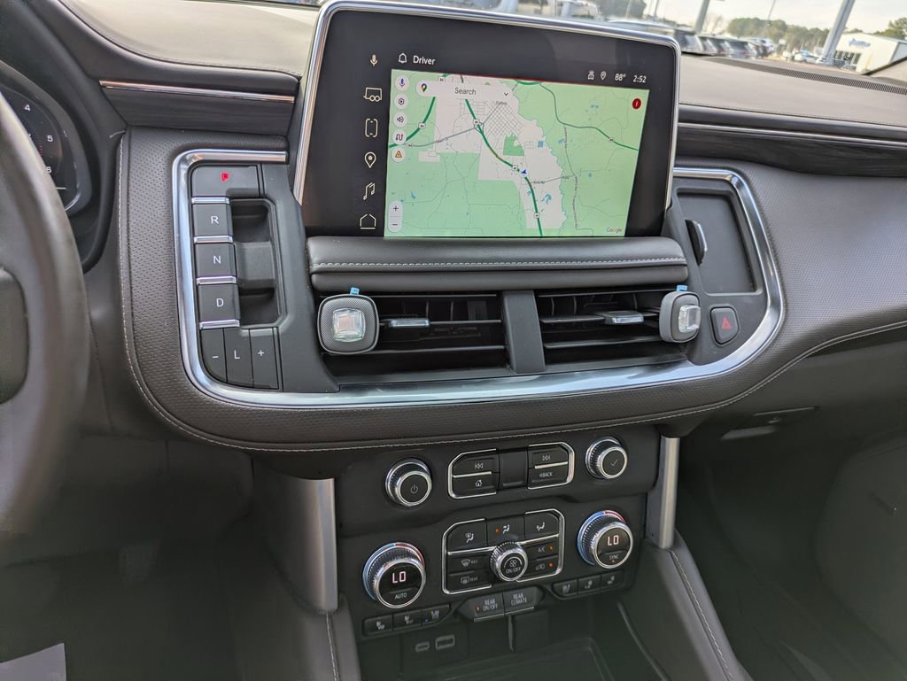 Used 2023 GMC Yukon XL SLT w/ SLT Premium Package image 16