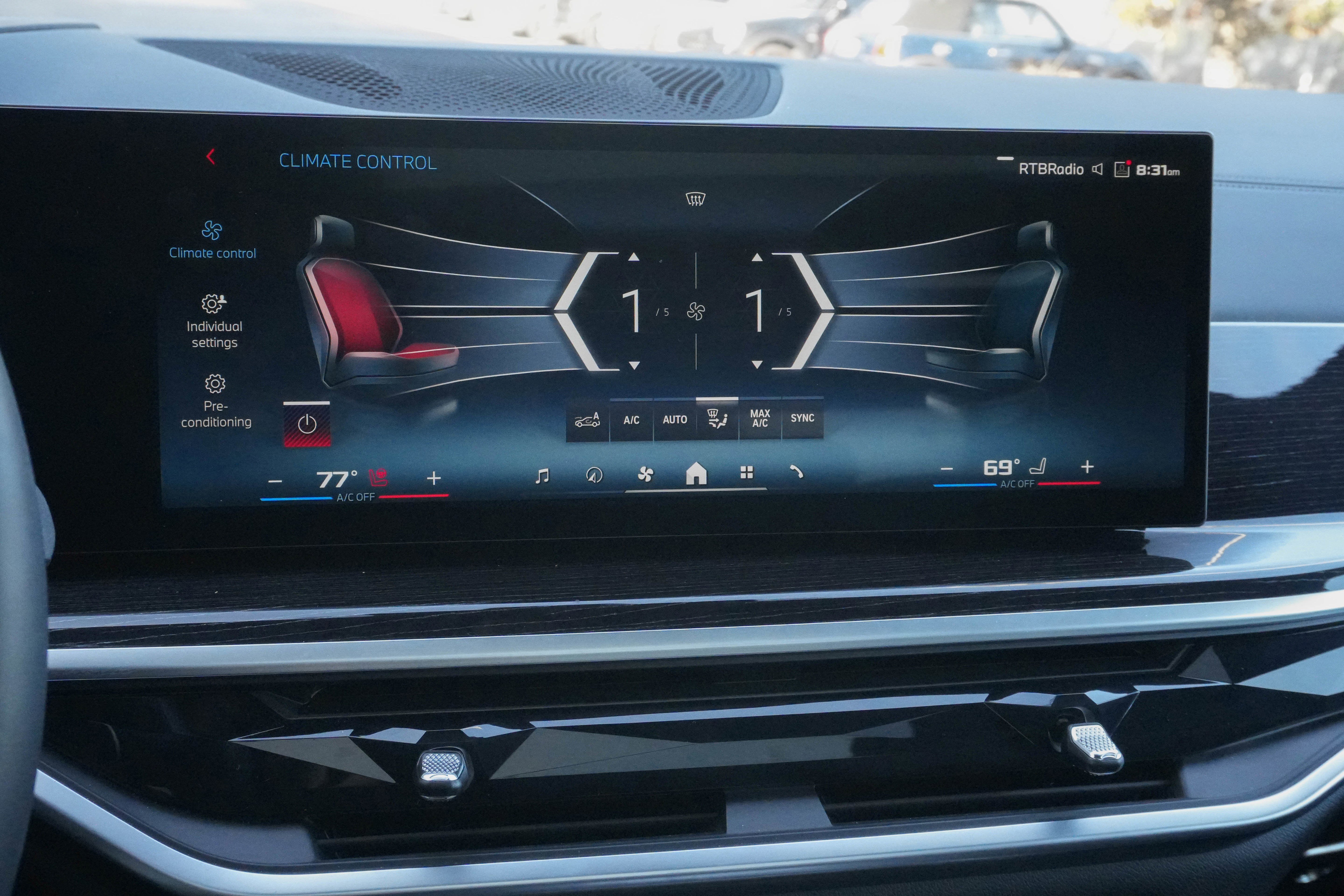 Used 2026 BMW X7 M60i image 25