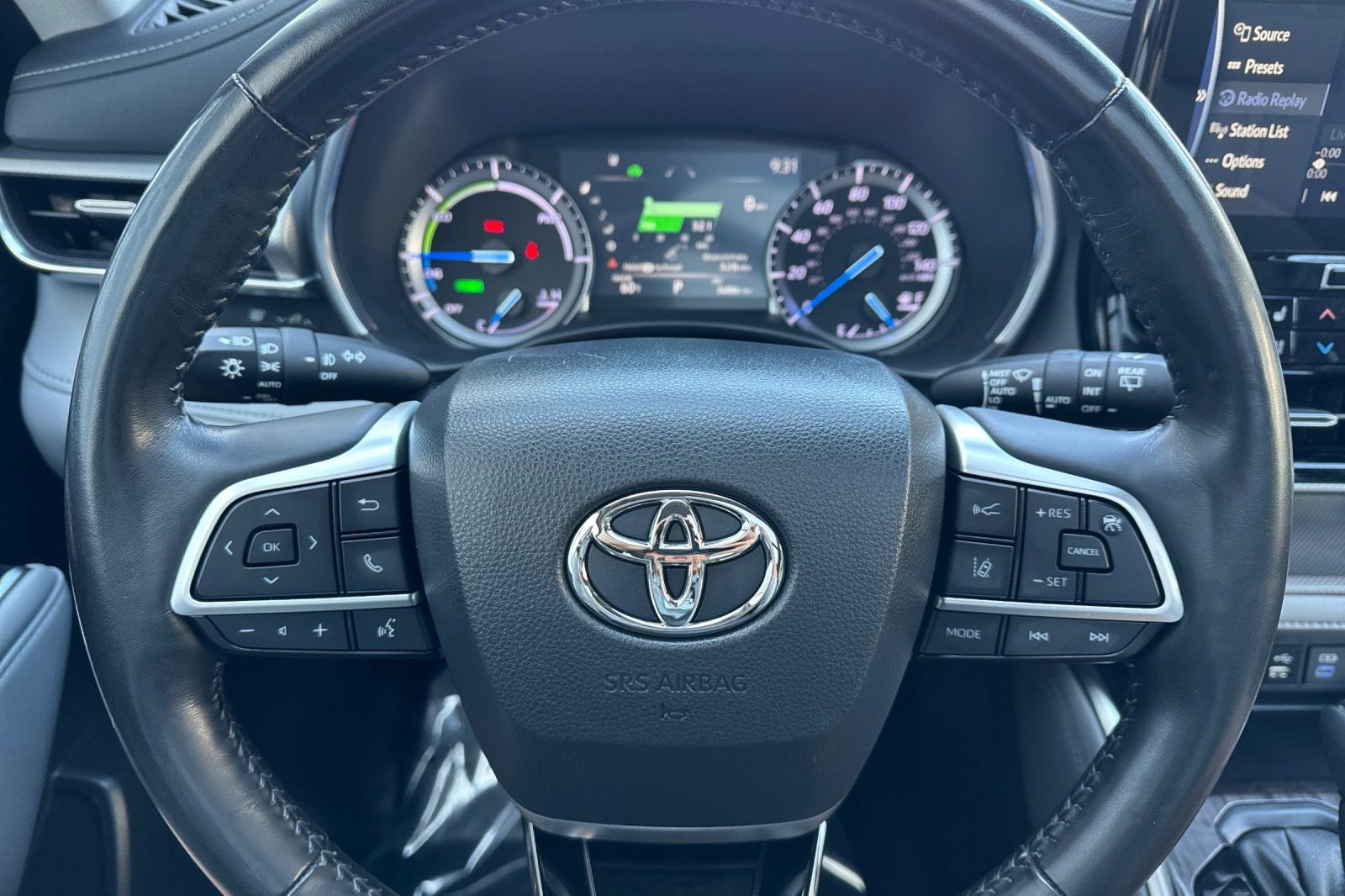 Used 2022 Toyota Highlander Platinum AWD/4WD image 25