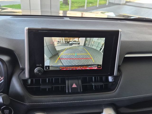 Used 2025 Toyota RAV4 XLE FWD image 23