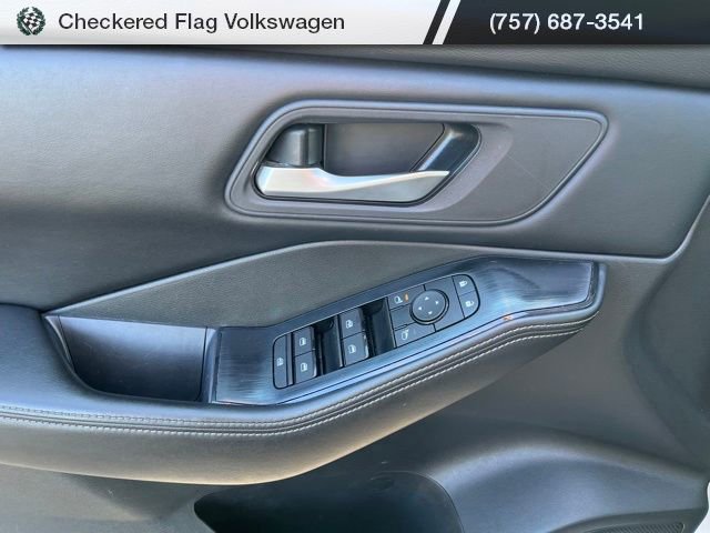 Used 2024 Nissan Rogue SV FWD image 13