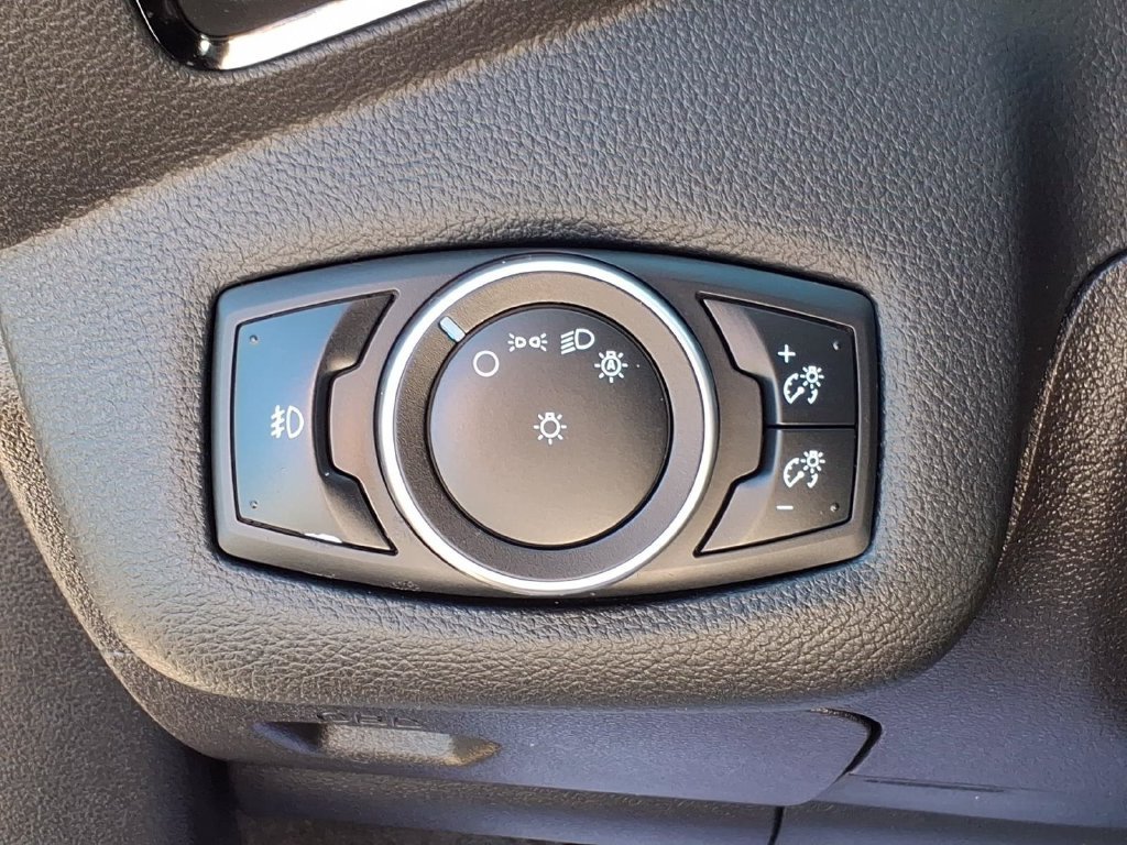 Used 2015 Ford Escape Titanium w/ Equipment Group 301A AWD/4WD image 14