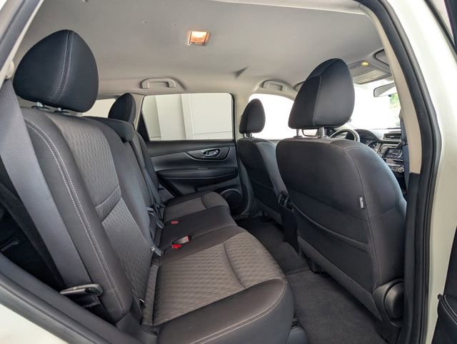 Used 2019 Nissan Rogue SV w/ Premium Package FWD image 14