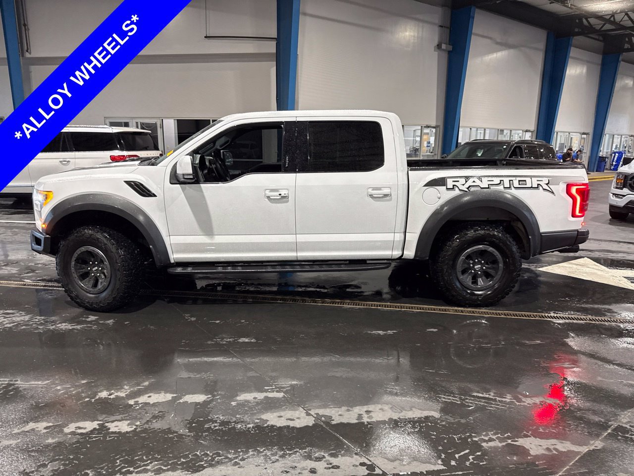 Used 2017 Ford F150 Raptor w/ Equipment Group 802A Luxury AWD/4WD image 3