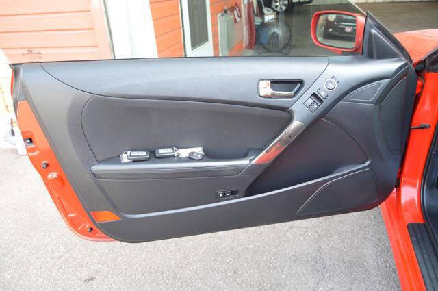 Used 2014 Hyundai Genesis 2.0T image 28