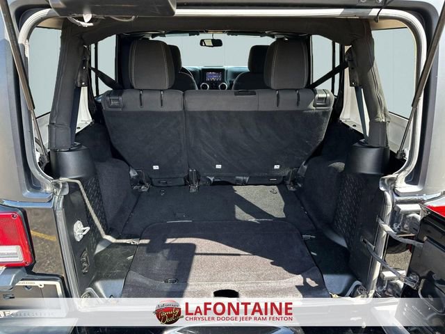 Used 2016 Jeep Wrangler Unlimited Sahara w/ Dual Top Group AWD/4WD image 25