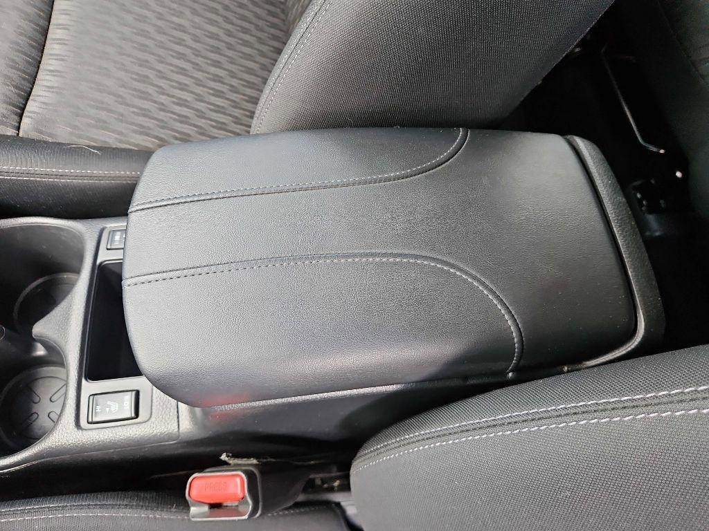 Used 2018 Nissan Rogue SV image 13