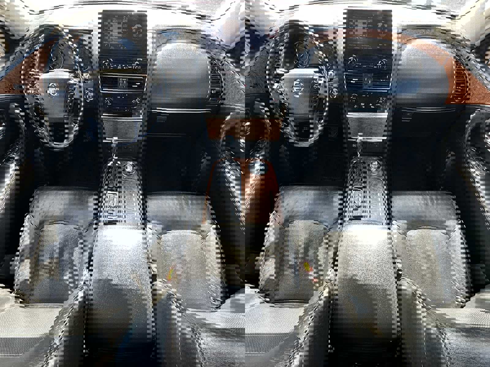 Used 2021 Nissan Armada SL w/ Captain's Chairs Package image 20