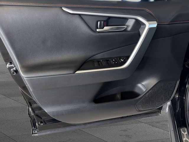 Used 2019 Toyota RAV4 Adventure AWD/4WD image 8