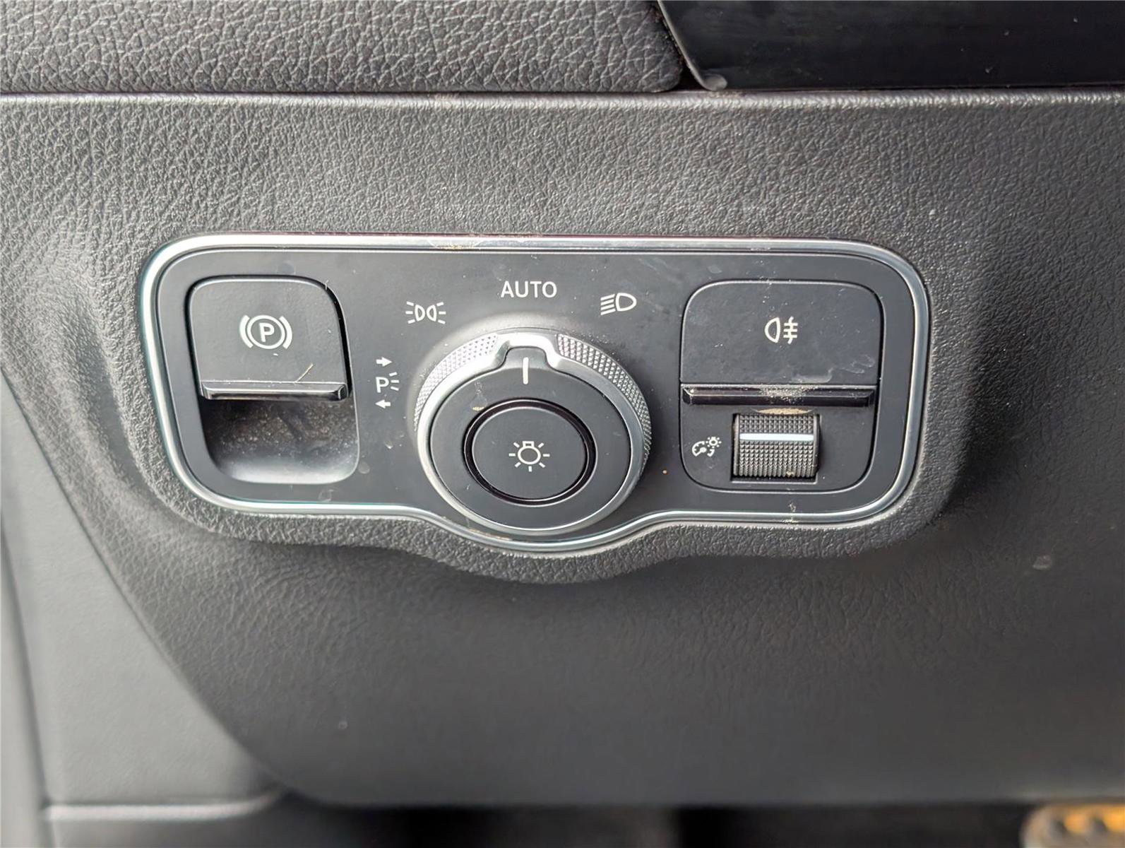 Used 2023 Mercedes-Benz GLA 250 4MATIC w/ AMG Line Exterior image 21