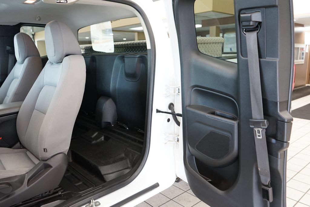 Used 2020 Chevrolet Colorado W/T RWD image 40