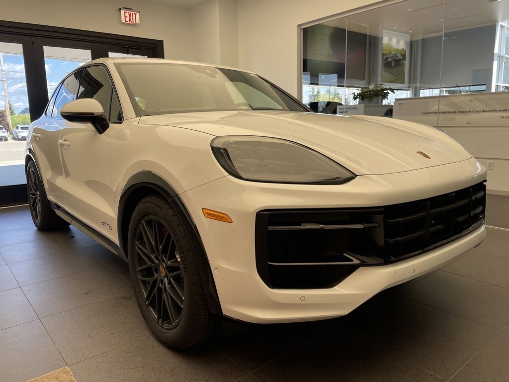 New 2026 Porsche Cayenne GTS image 6