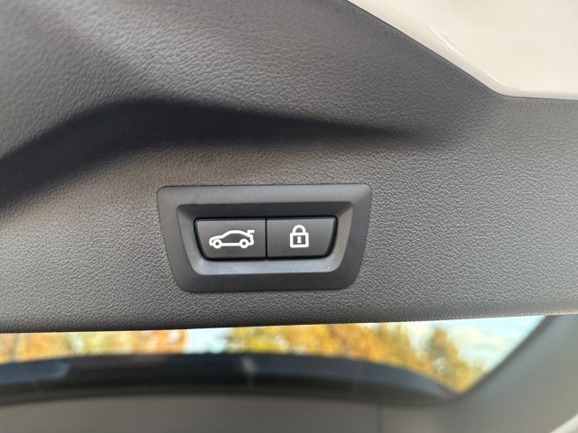 Certified 2023 BMW X7 xDrive40i w/ M Sport Package image 37