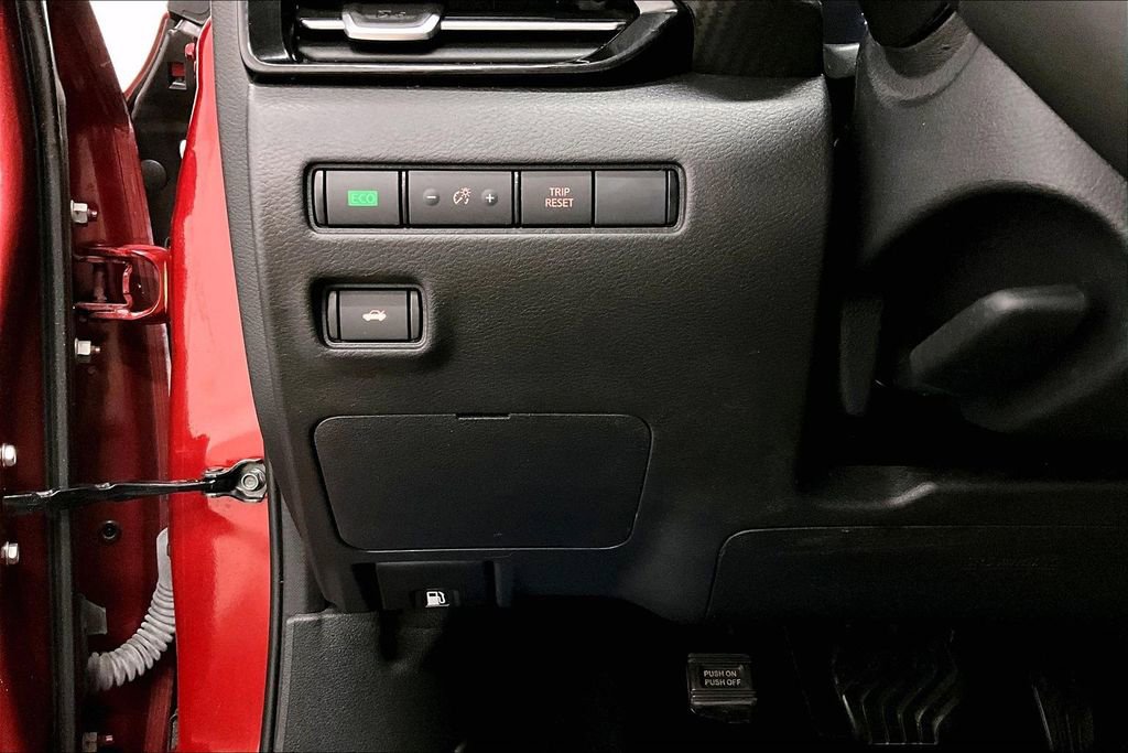 Used 2023 Nissan Sentra SR w/ Electronics Package FWD image 15