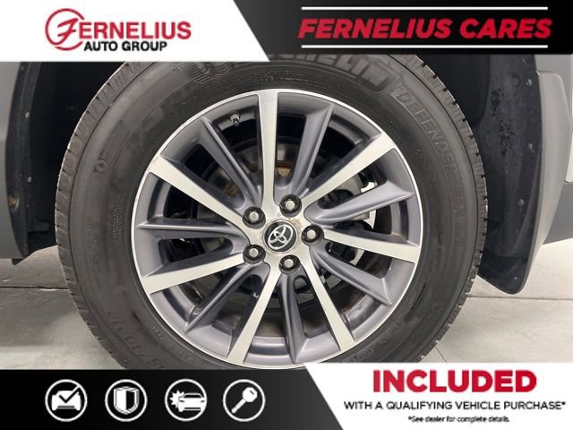 Used 2017 Toyota Highlander XLE w/ Carpet Mat Package AWD/4WD image 50