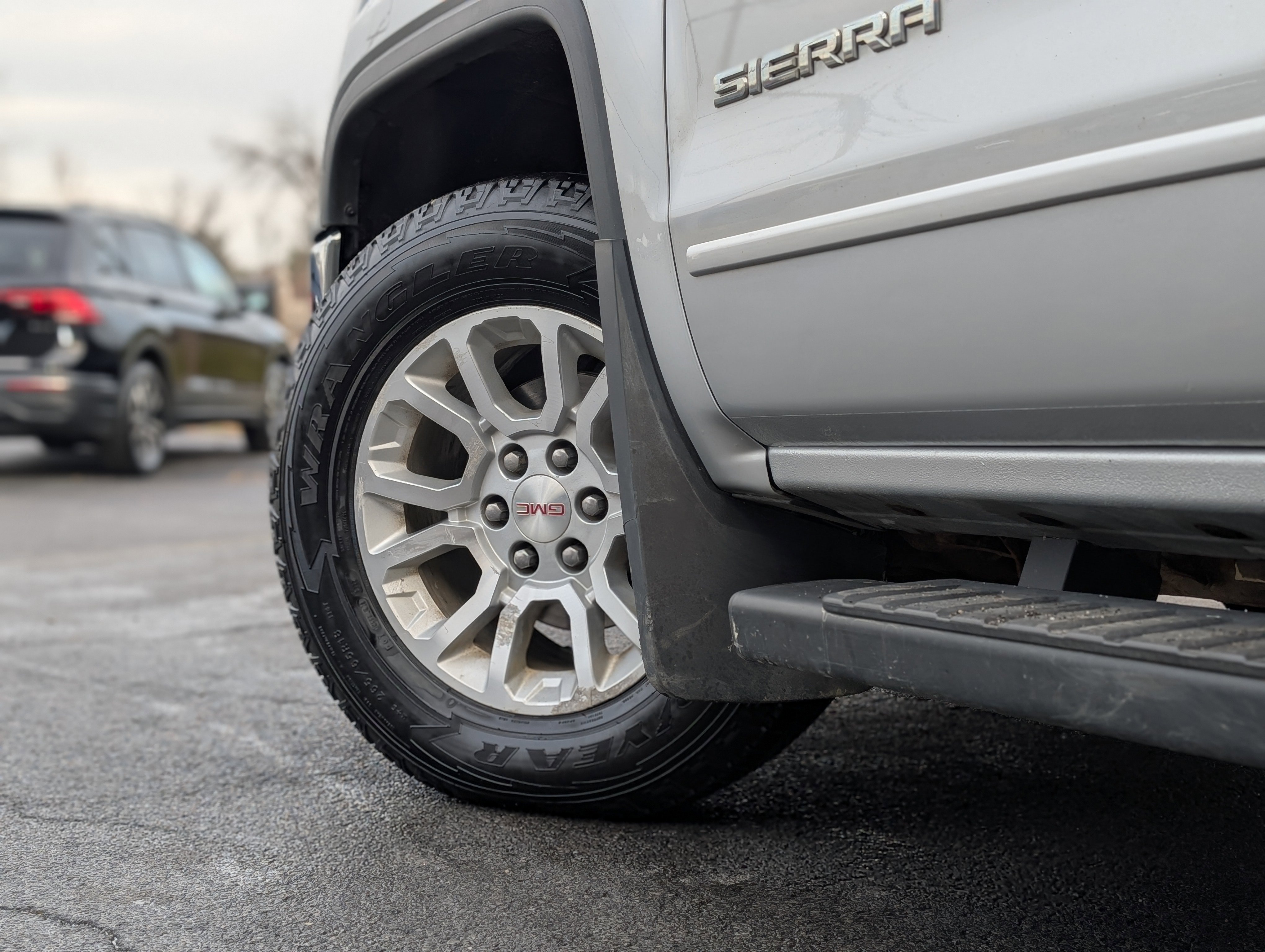 Used 2018 GMC Sierra 1500 SLE w/ SLE Value Package image 6