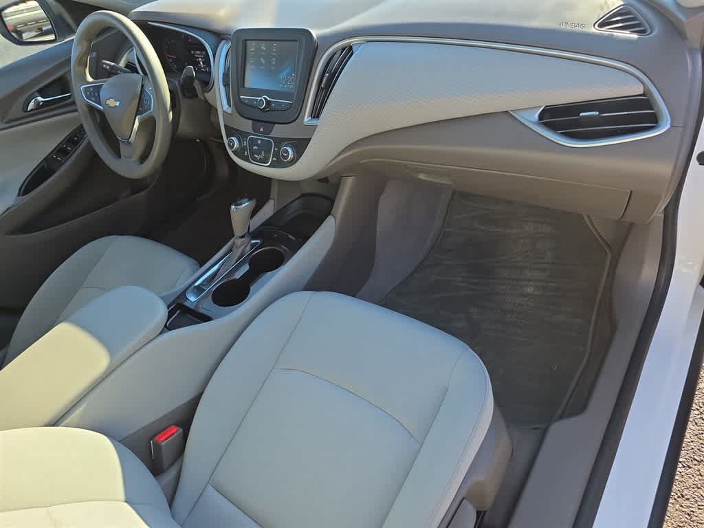 Used 2017 Chevrolet Malibu LS w/ LPO, Convenience Package 2 FWD image 11
