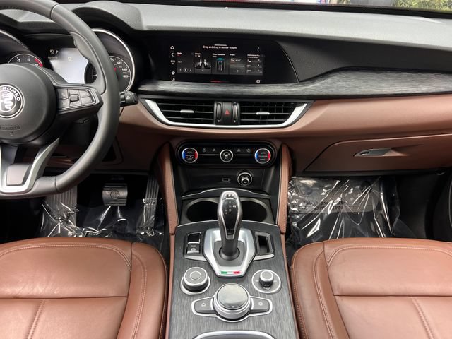 Used 2020 Alfa Romeo Stelvio RWD image 15