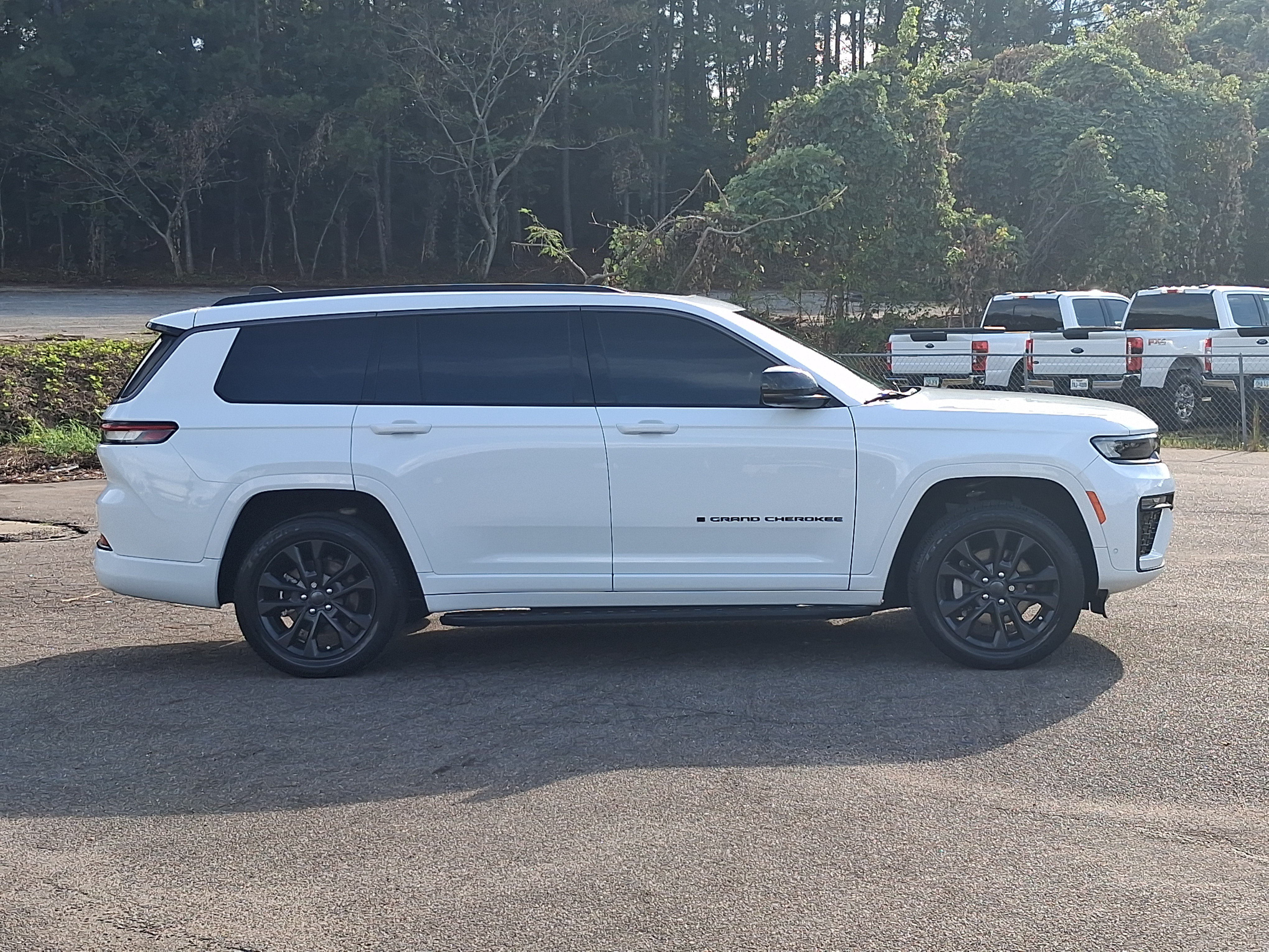 Used 2026 Jeep Grand Cherokee L Limited AWD/4WD image 2