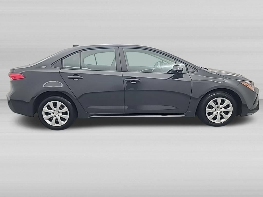 Used 2026 Toyota Corolla LE FWD image 3