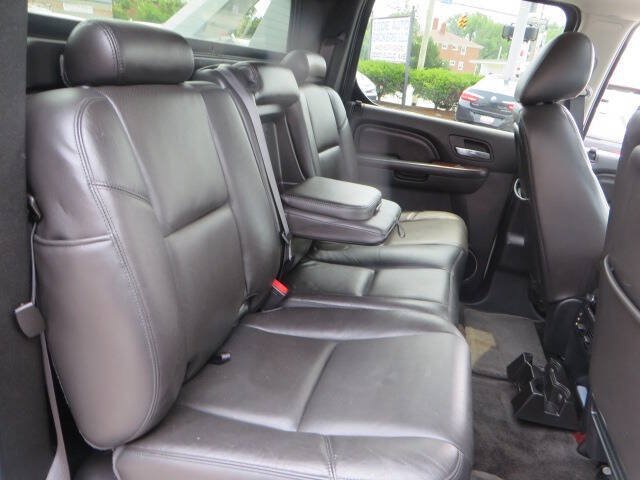 Used 2013 Cadillac Escalade EXT Luxury AWD/4WD image 36