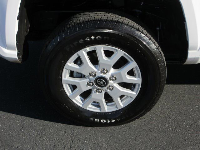 Certified 2025 Toyota Tacoma SR5 image 4