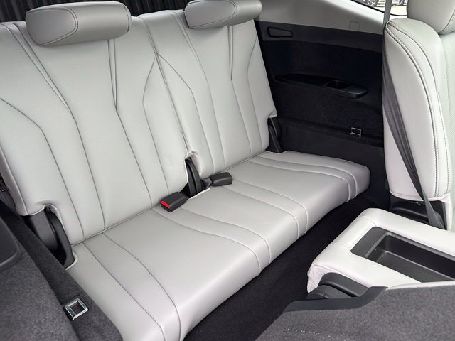 Used 2023 Acura MDX w/ Technology Package AWD/4WD image 12