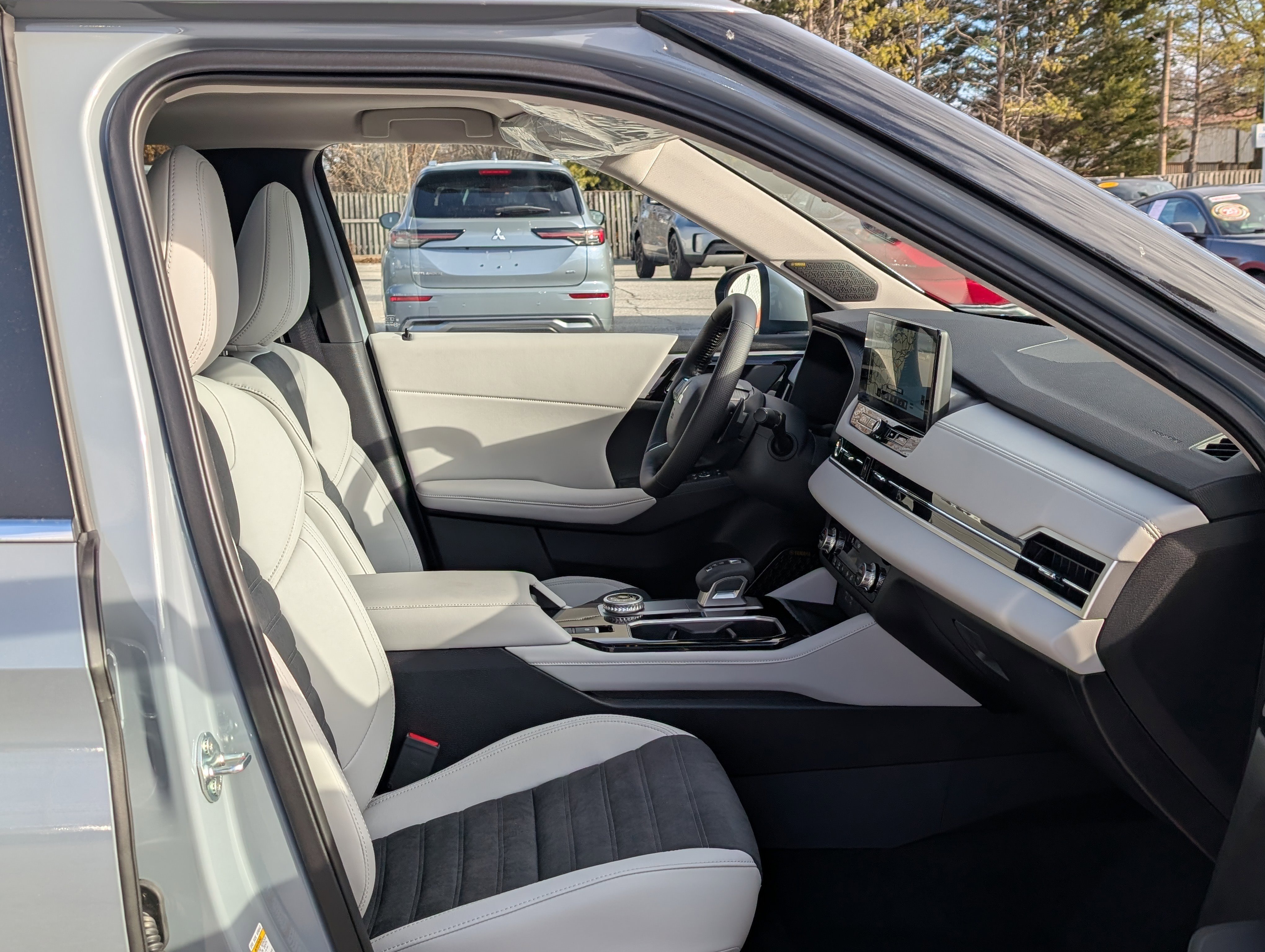 New 2026 Mitsubishi Outlander SE image 10