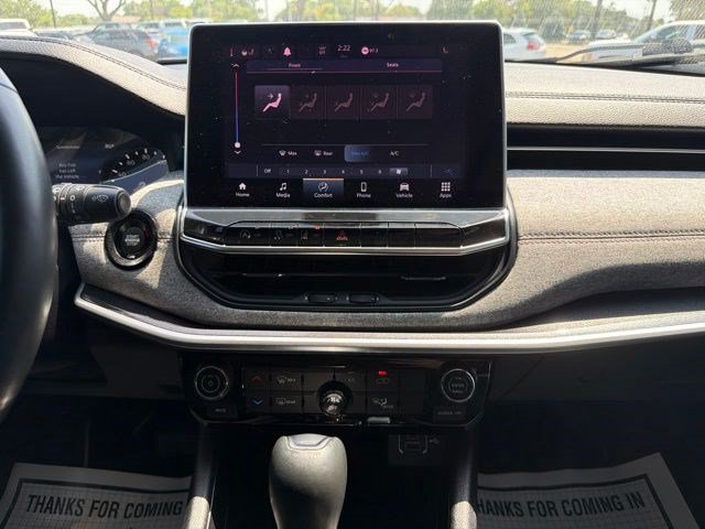 Used 2022 Jeep Compass Latitude w/ Sun and Sound Group AWD/4WD image 22