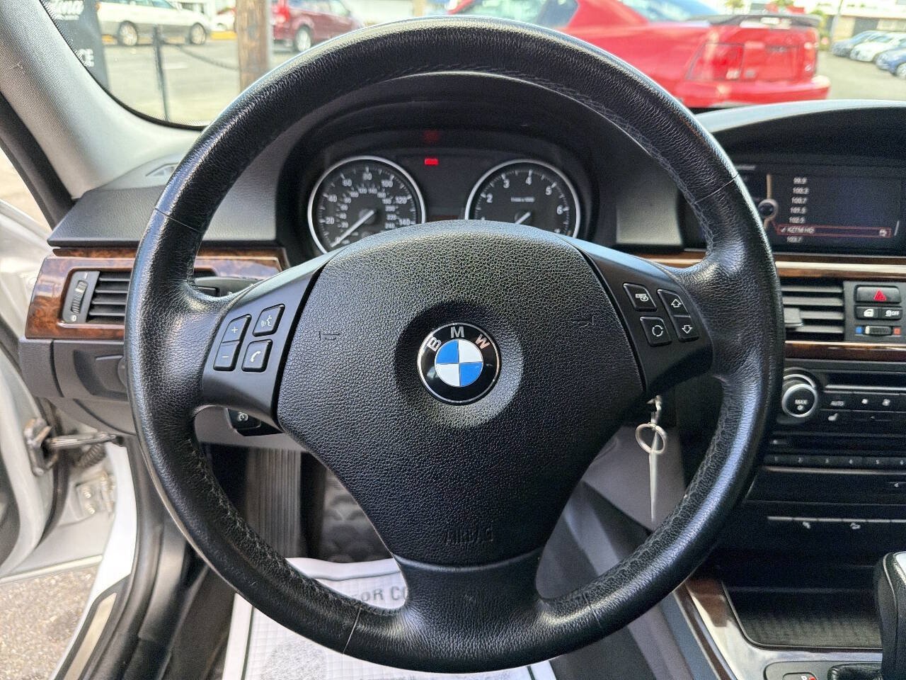 Used 2011 BMW 328i xDrive Sedan AWD/4WD image 32