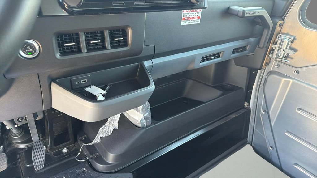 Used 2024 Chevrolet Brightdrop 400 w/ Commercial Equipment Package AWD/4WD image 23
