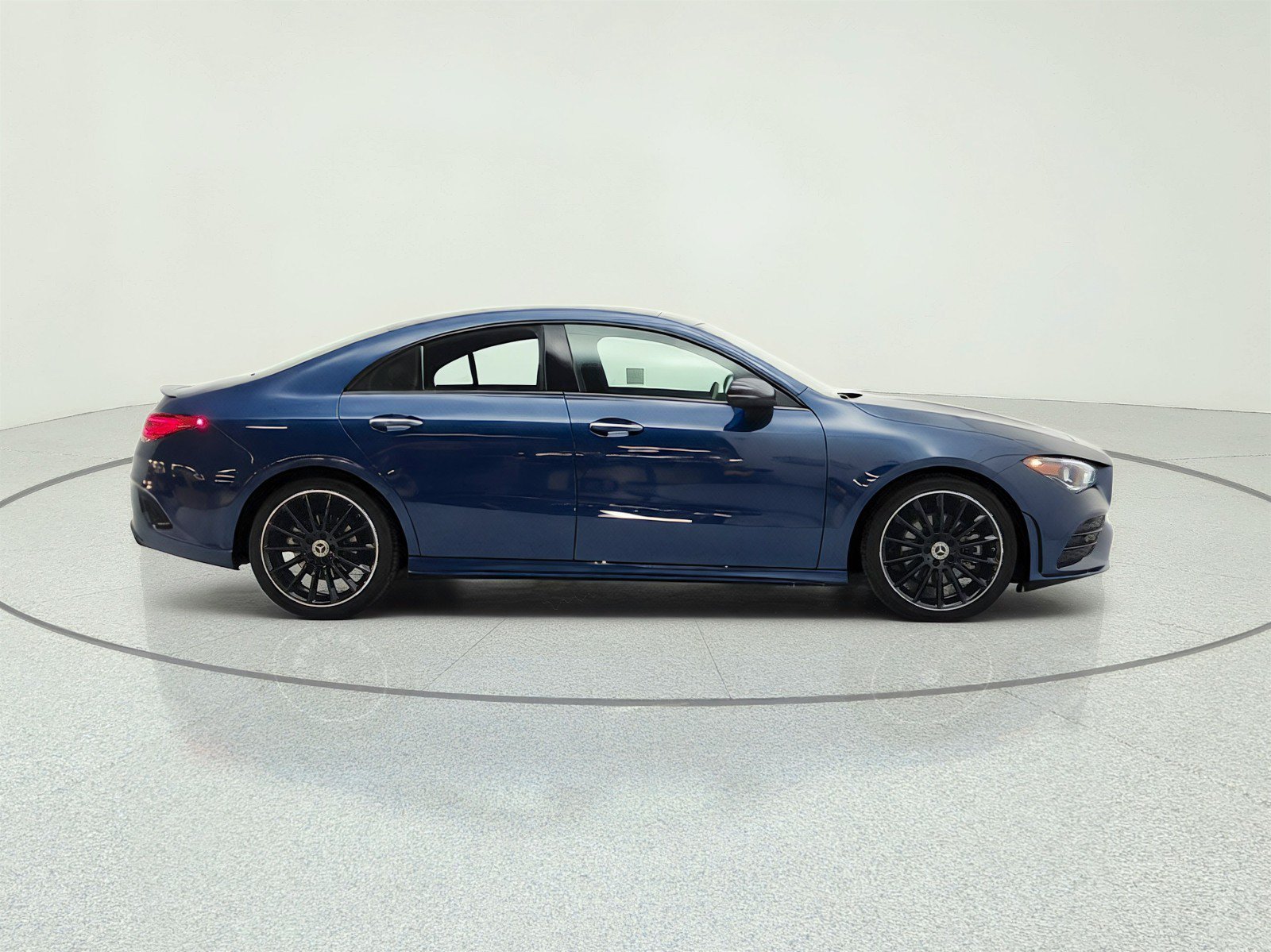Used 2023 Mercedes-Benz CLA 250 image 4