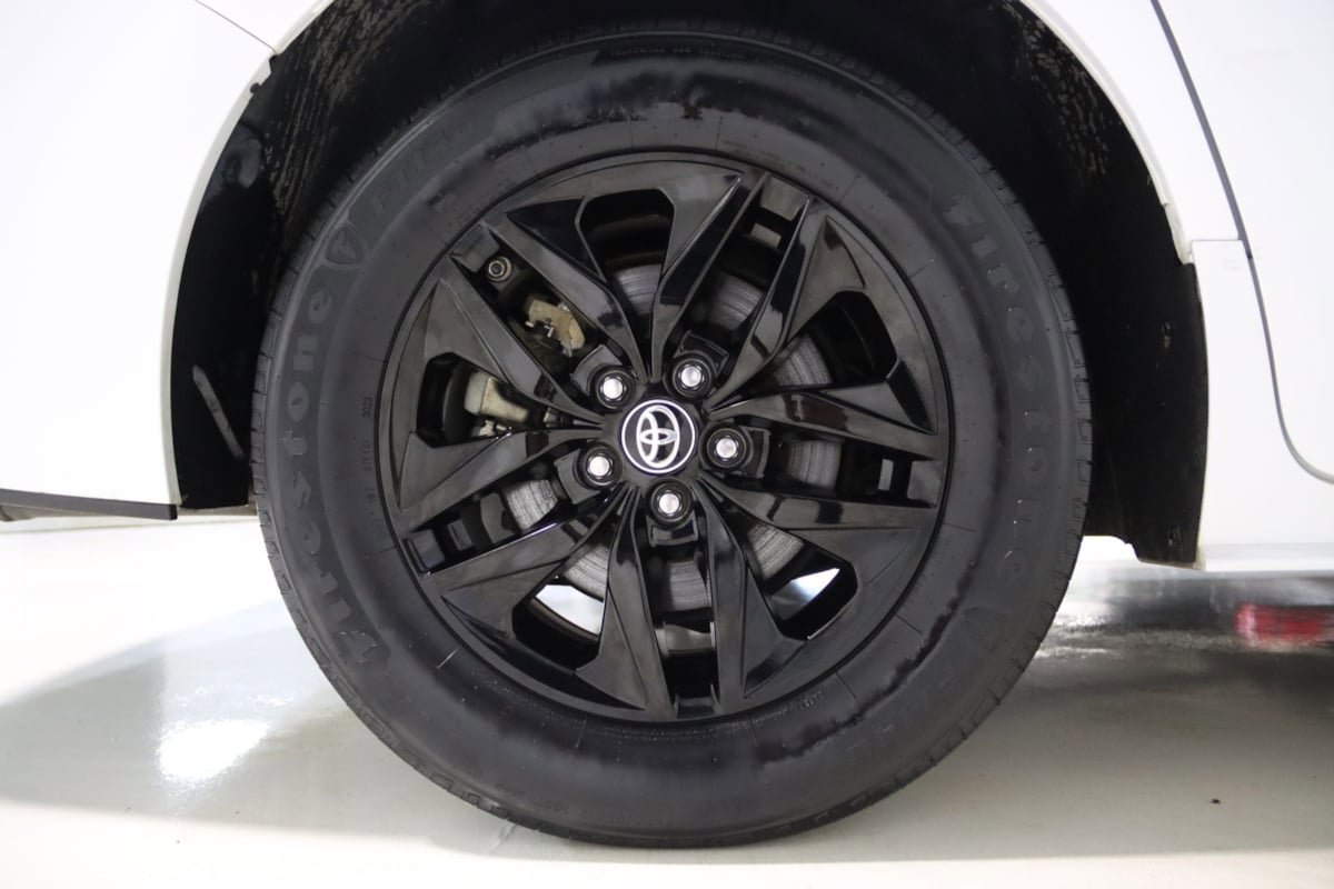Used 2023 Toyota Sienna XLE FWD image 78