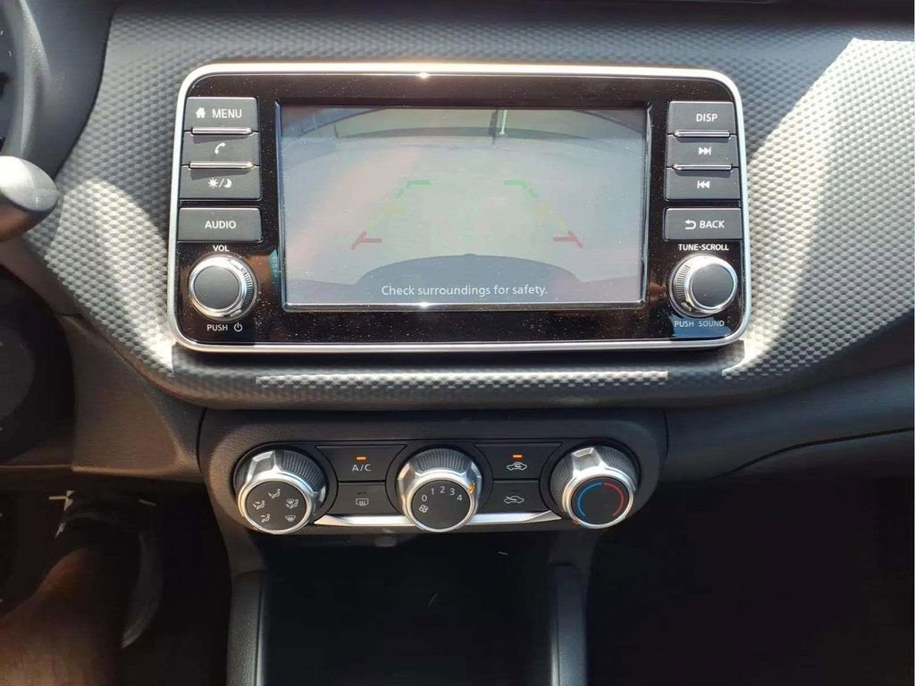 Used 2025 Nissan Kicks Play S image 15