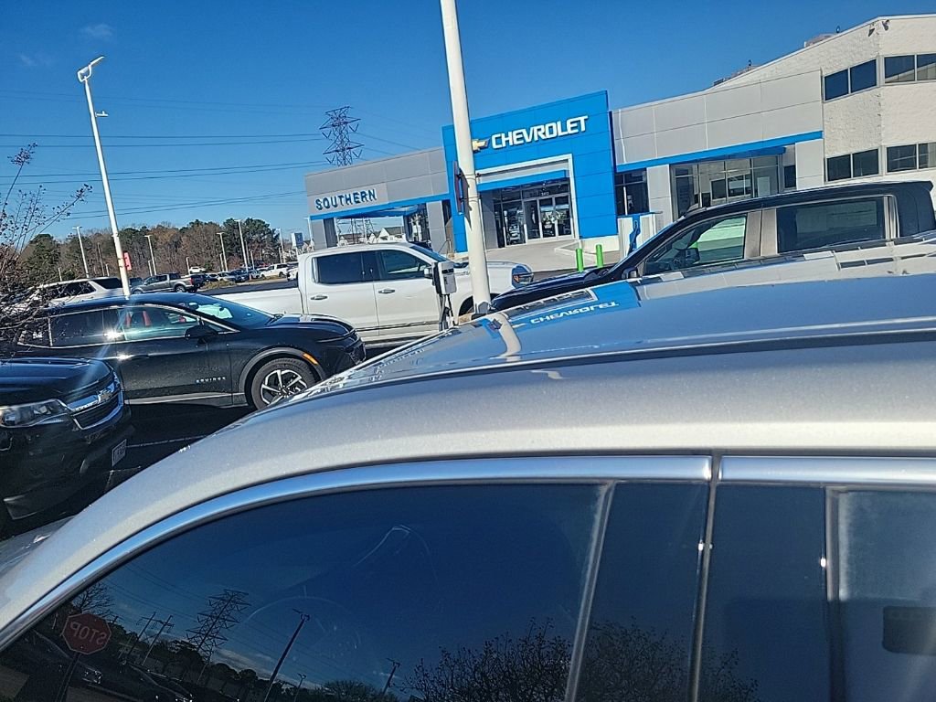 Used 2021 Chevrolet Traverse LS image 19