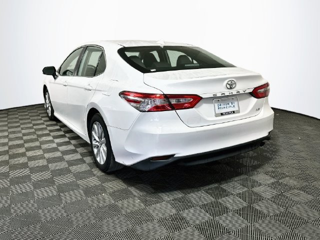 Used 2020 Toyota Camry LE w/ Convenience Package FWD image 6