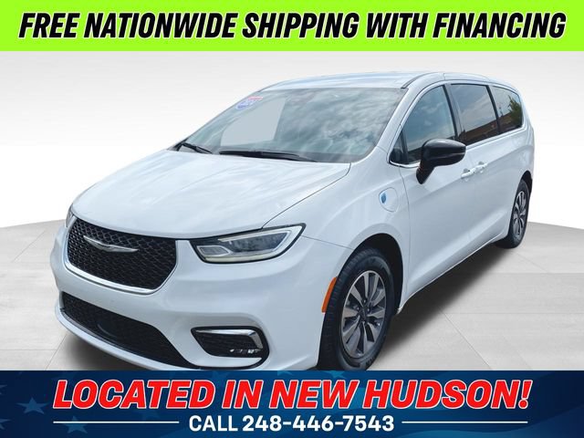 Used 2024 Chrysler Pacifica Limited FWD image 1