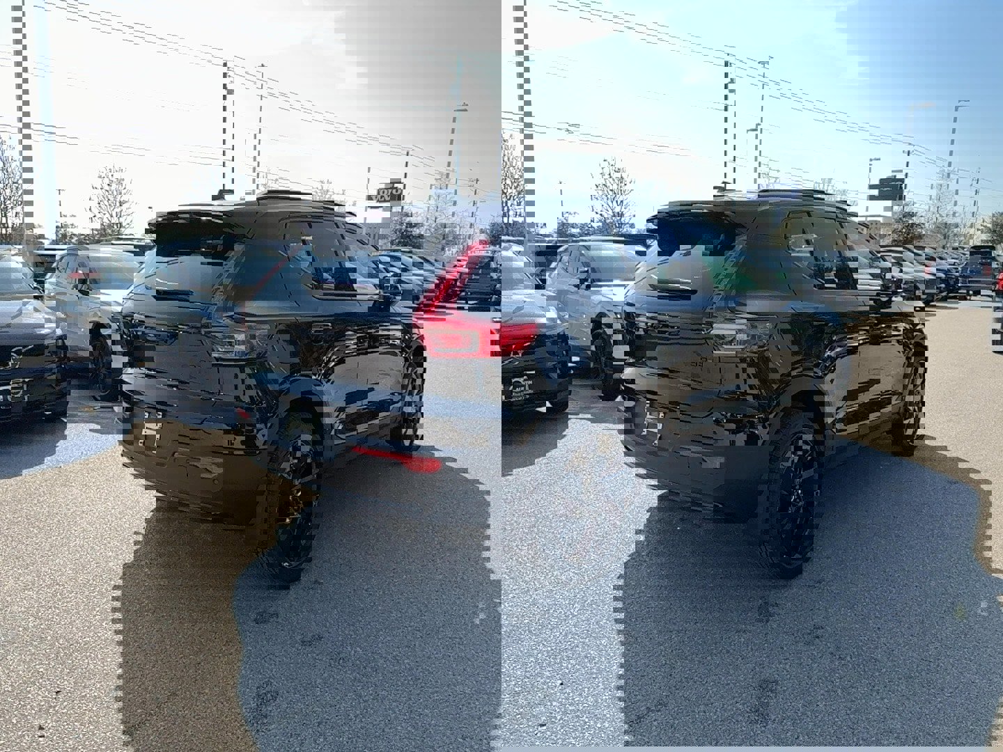 New 2026 Volvo XC40 B5 Ultra w/ Climate Package image 6