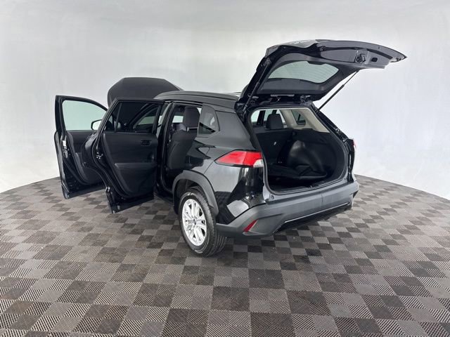 Used 2022 Toyota Corolla Cross LE FWD image 16