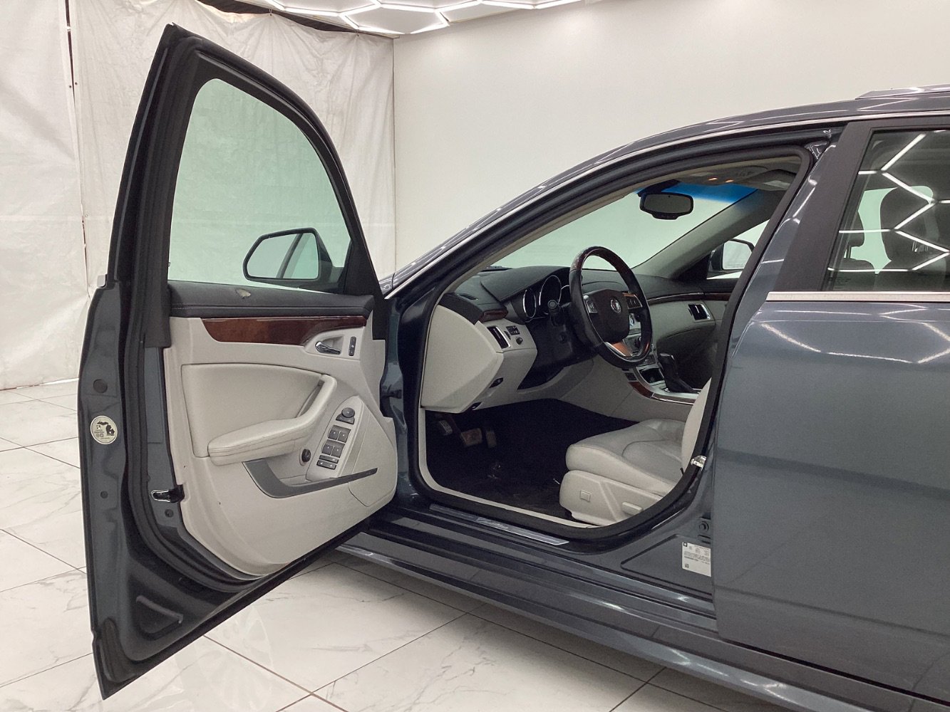 Used 2011 Cadillac CTS Premium image 16