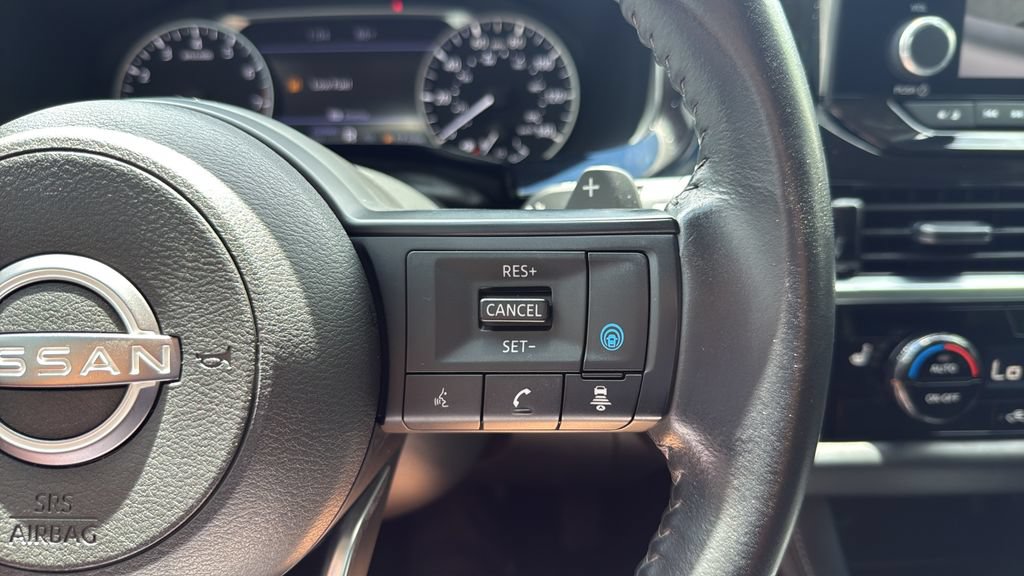 Used 2024 Nissan Pathfinder SV FWD image 11
